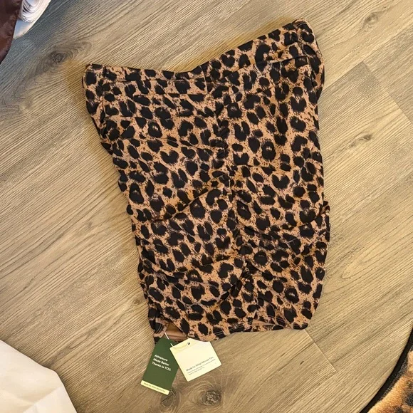 HALARA Leopard Print Ruched Mini Skirt in Beige and Black - Picture 14 of 16